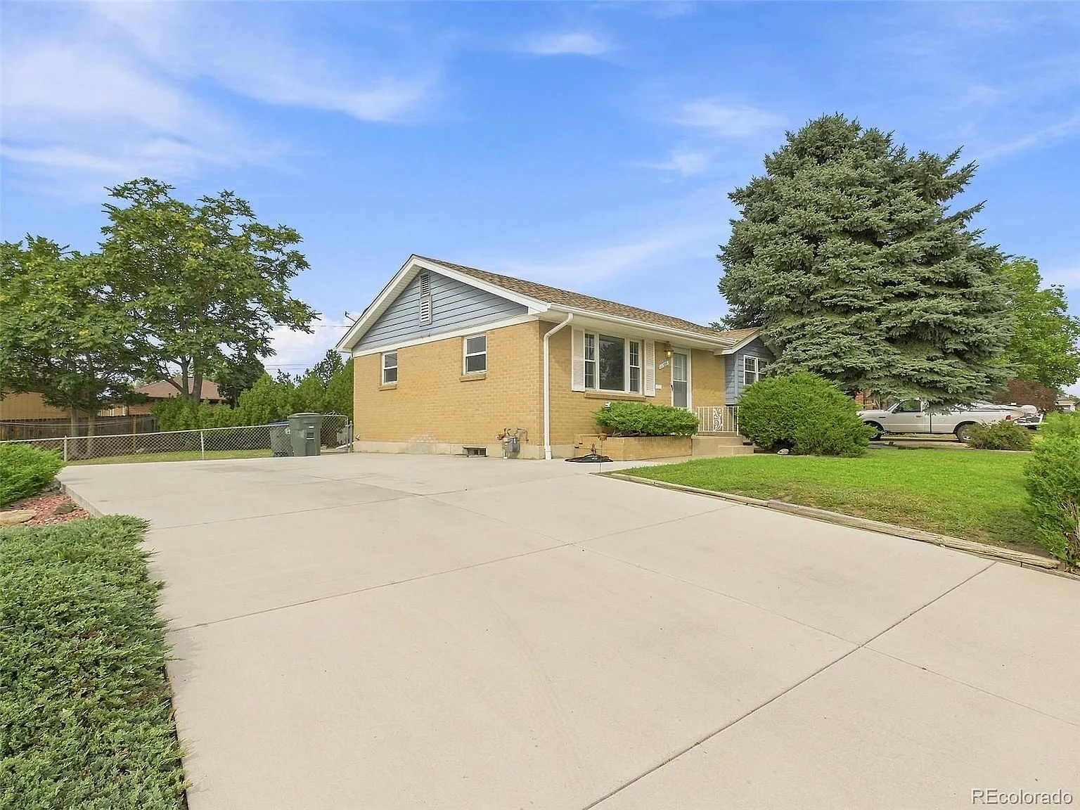 3 bed, 2.0 bath, 1568 sqft, $2,800 — Photo 2