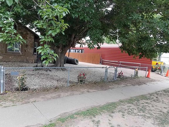 3rd image of 204 N Lake St
