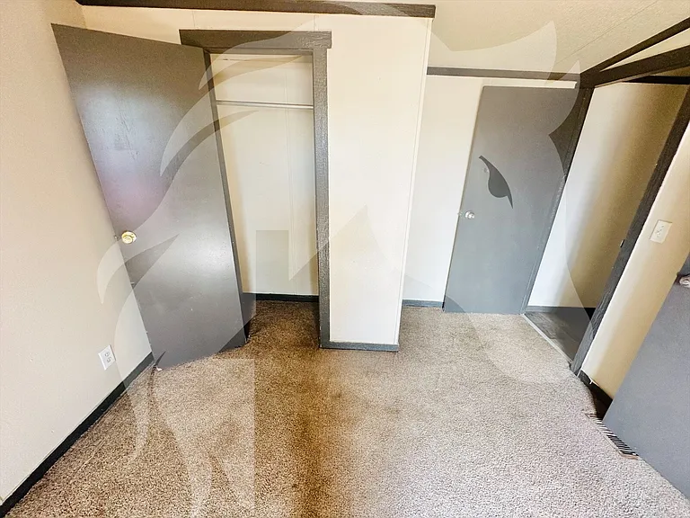 310 Madison Ave #14 — Photo 10