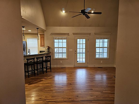 4th image of 121 John Lancaster Rd