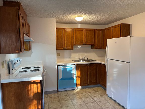3rd image of 4408 Gibbons St APT 4
