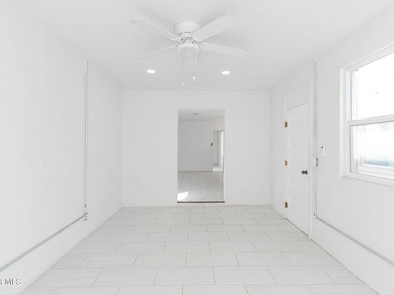 3rd image of 916 S Tays St #4