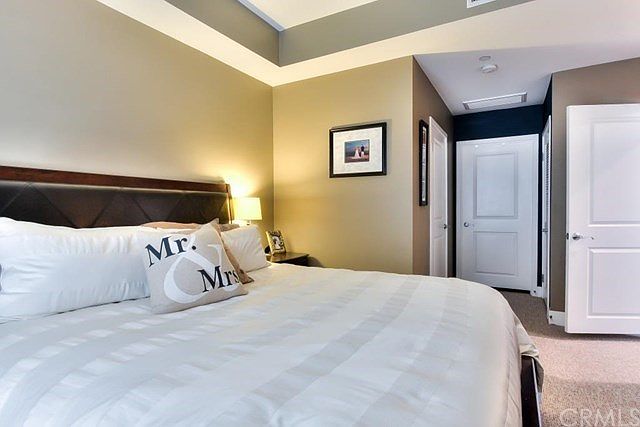 1st image of 150 The Promenade N Unit 521
