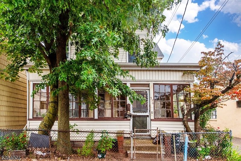 1st image of 356 Henry St