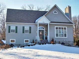 82 Secor Ln, Hopewell Junction, NY 12533