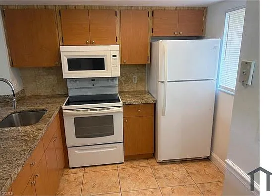 2700 Park Windsor Dr #713