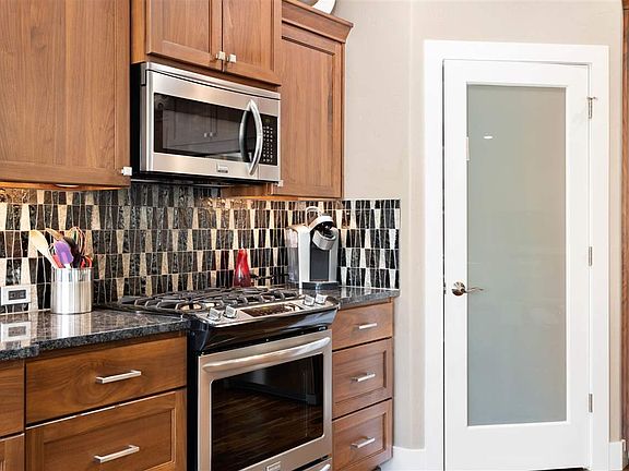 4th image of 4312 Corvina St
