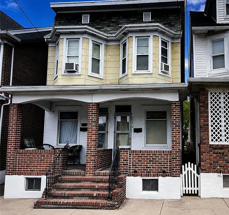 1st image of 555 E Union St