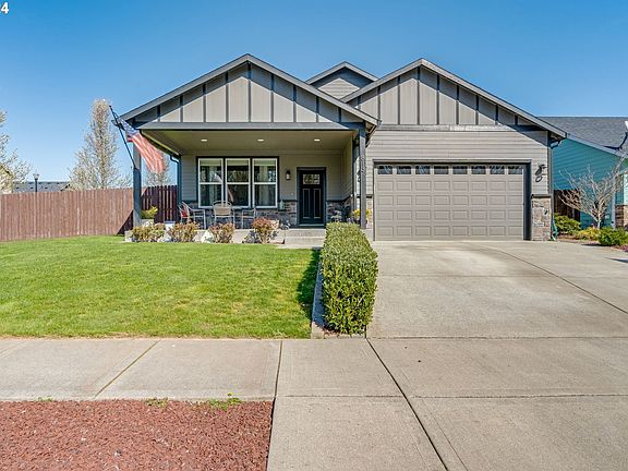 3rd image of 813 NE 11th Ct