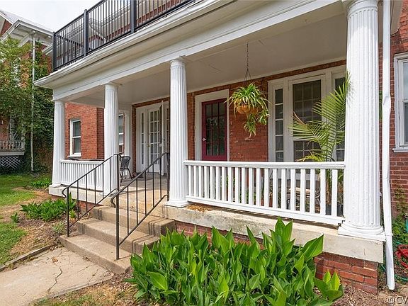 3rd image of 2602 Barton Ave