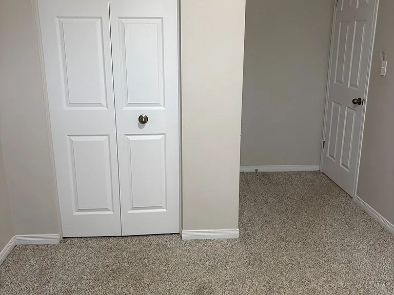 42 N Foxglove Cres — Photo 16