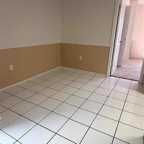 1275 Woodman Way — Photo 5