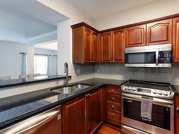 3rd image of 2207 River Green Dr NW