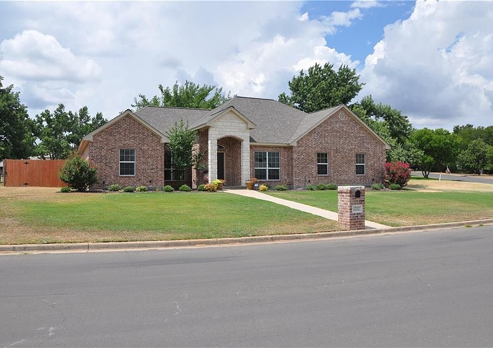 1st image of 1212 Prairie Wind Blvd