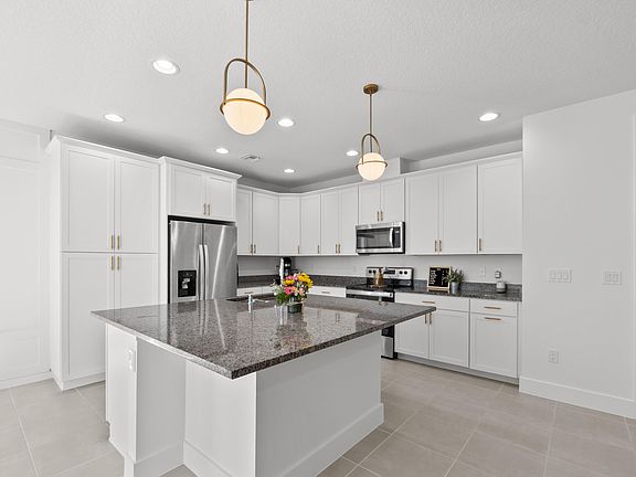5th image of 16330 Oakview Drive