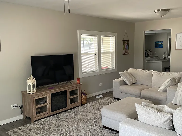 1034 Liberty St — Photo 6