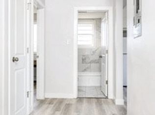 10207 107th Ave NW #303, Edmonton, AB T5H0V6