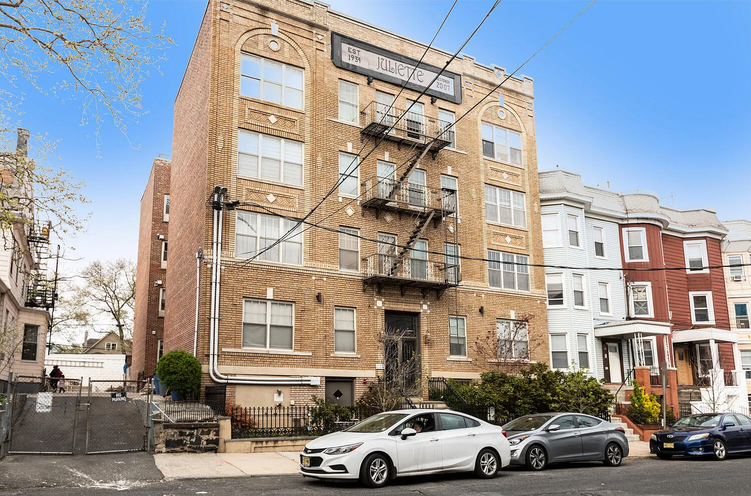 2 bed, $2,500 — Photo 2