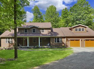 128 N Knob Rd, Greentown, PA 18426