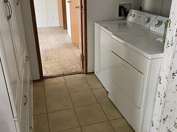 4th image of 1306 Taylor Ave