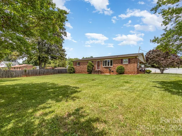 817 Freedom Mill Rd, Gastonia, NC 28052