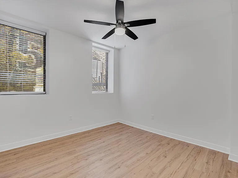 400 N Main St #203 — Photo 14