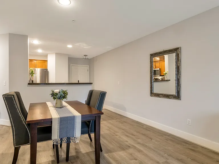 123 Queen Anne Ave #301 — Photo 3