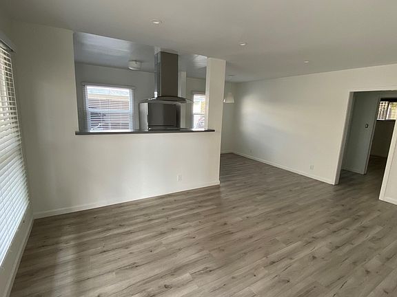 3rd image of 3-8533 Cashio St #3