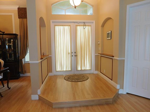 2nd image of 2904 Fontana Ln