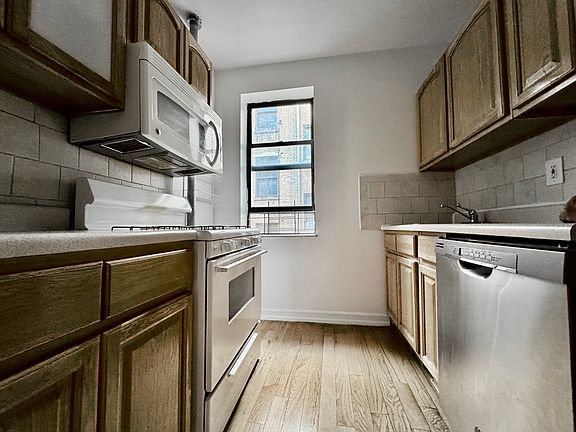 5th image of 715 W 172nd St APT 47