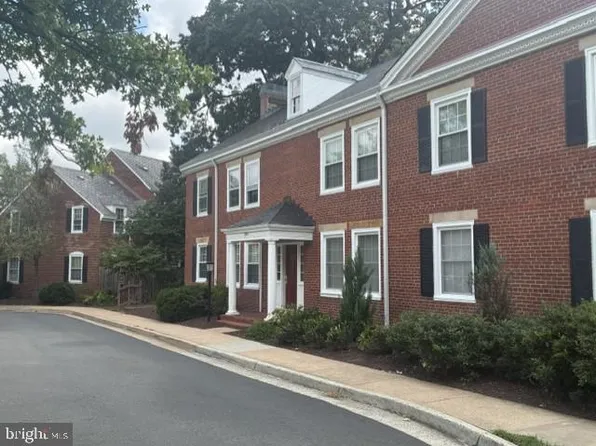 3301 S Stafford St APT A1, Arlington, VA 22206