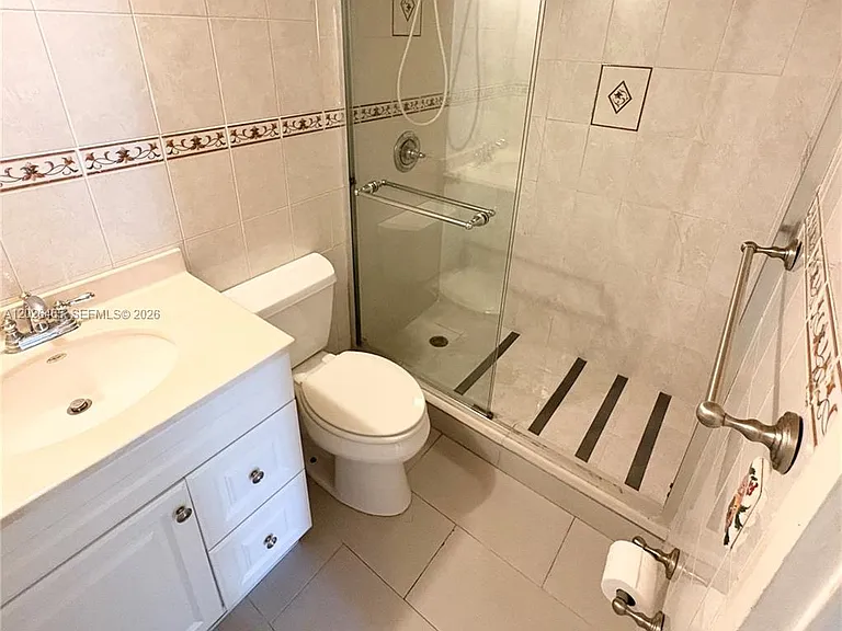 5201 NW 7th St #411 — Photo 8