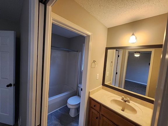 4th image of 231 Grassmire Dr