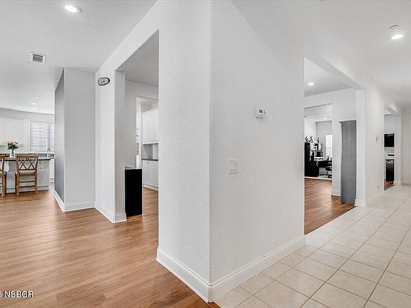3rd image of 4046 Europa Ave