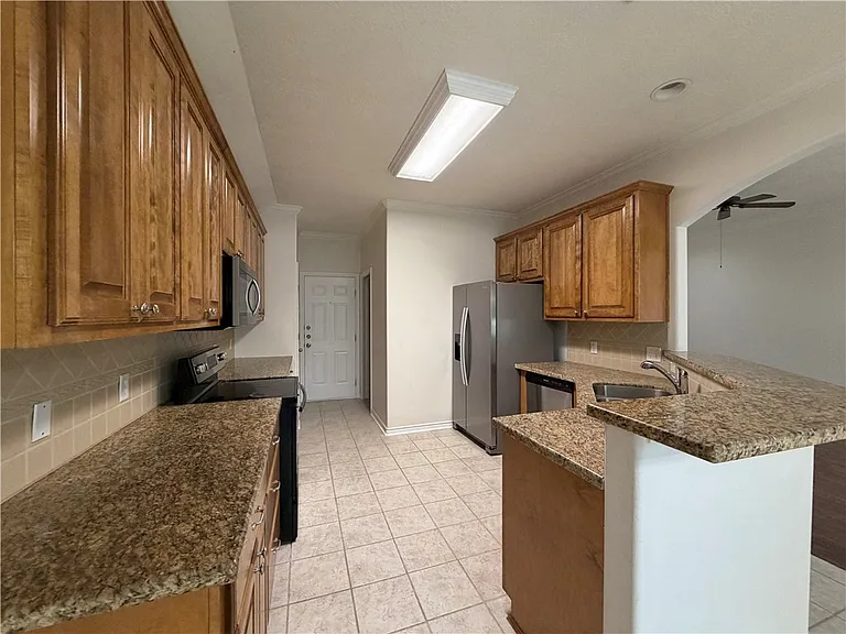 4216 Camber Ct — Photo 11