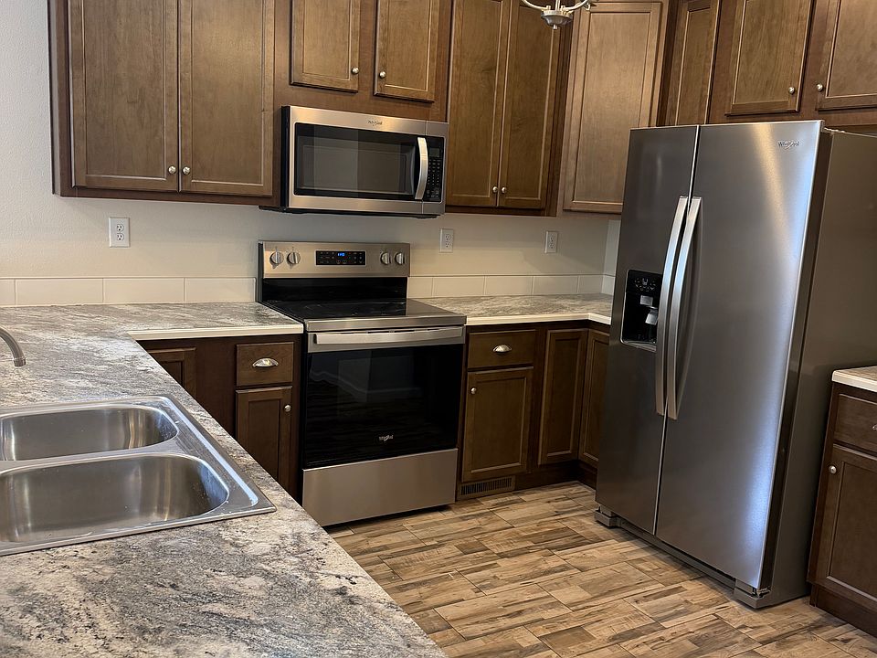 1st image of 111 Grays Dr #111