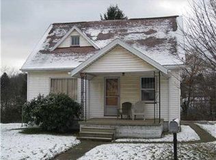 133 Grim Ave, Ellwood City, PA 16117