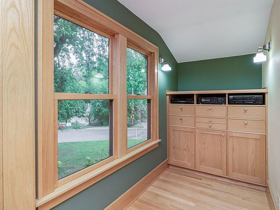 5th image of 840 Brookridge Ave