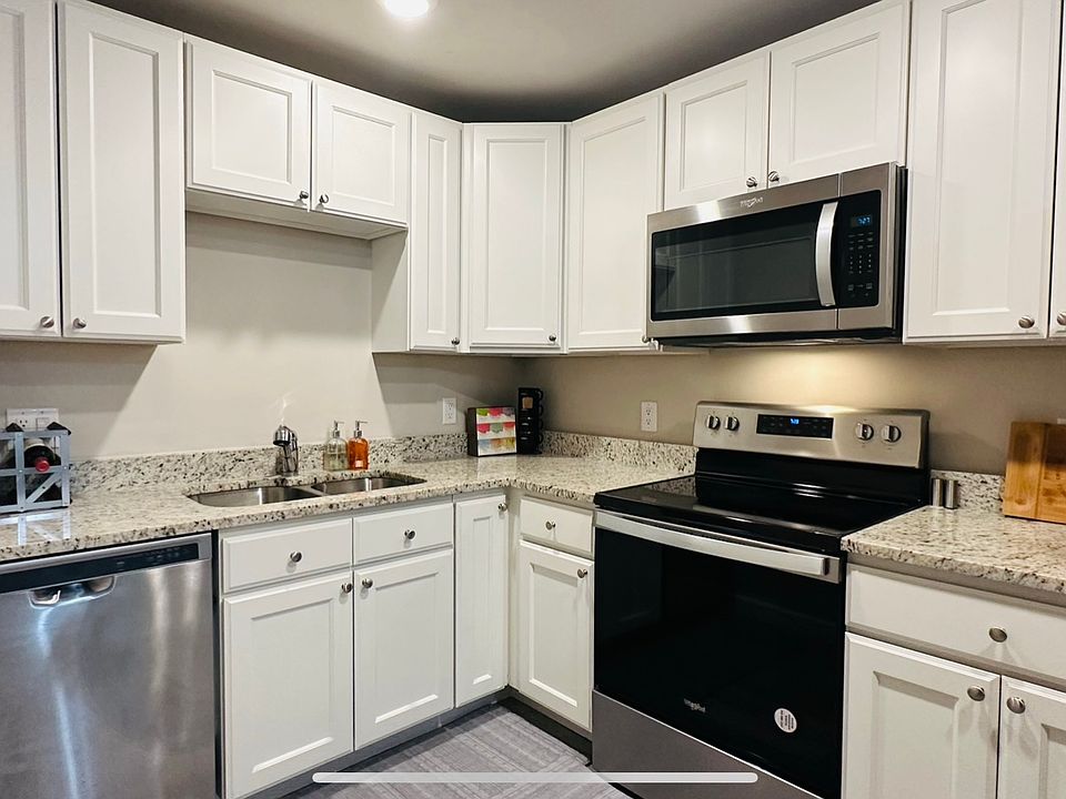 1st image of 2577 Jackson St #2577
