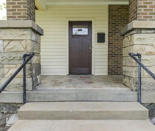 03-404_Pleasantview_Ave-62