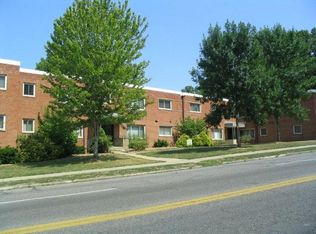 2689 Noble Rd, Cleveland, OH 44121