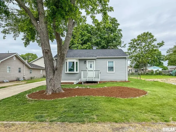 311 N 5th St, Chillicothe, IL 61523