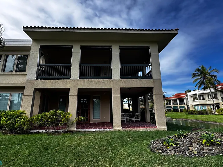693 Lakeside Vlg #J-4 — Photo 1