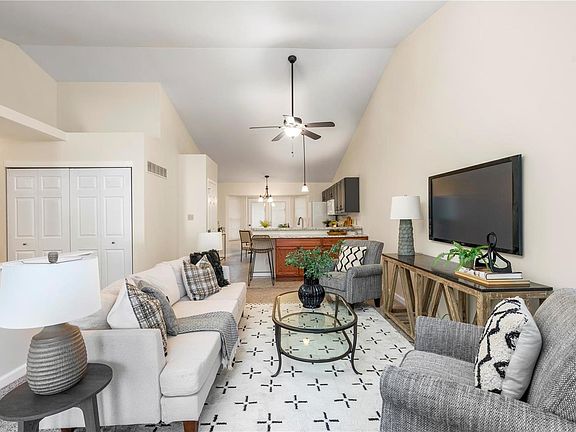 5th image of 10944 Concord Circle Dr