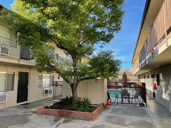 2nd image of 10600 Poplar St APT 25
