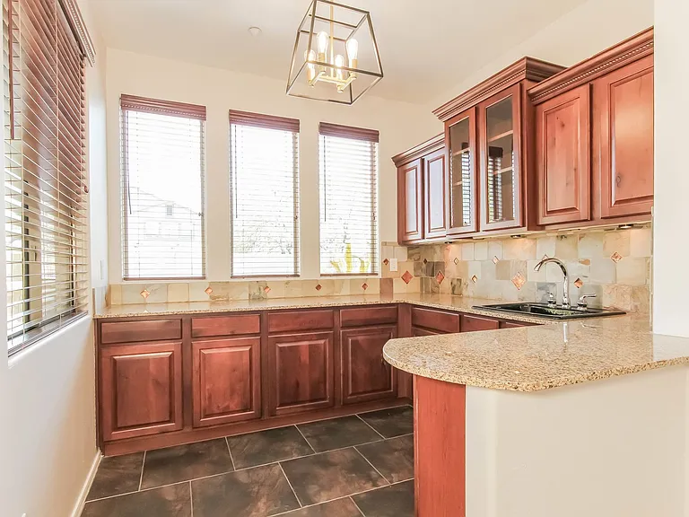 2433 W Horsetail Trl — Photo 13