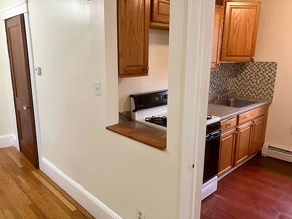 5th image of 12 Crescent St Floor 2