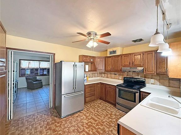 2nd image of 10144 Stephen Dr