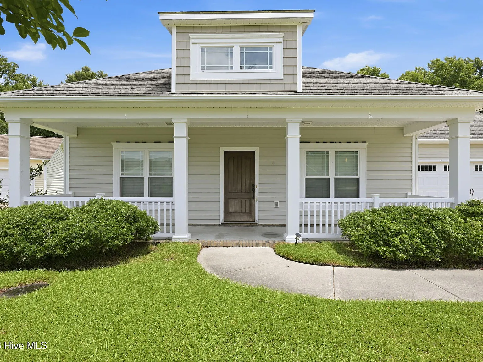 3 bed, 2.0 bath, $2,100 — Photo 1