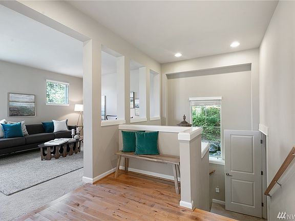4th image of 14010 SE 21st Pl